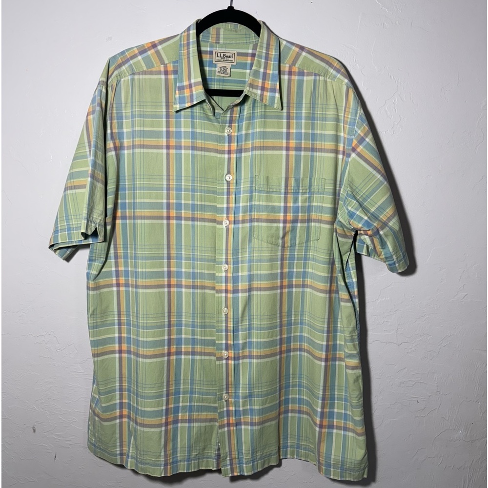 L.L Bean XL Tall  Light Green  Casual Button Down Short Sleeve Collared Shirt